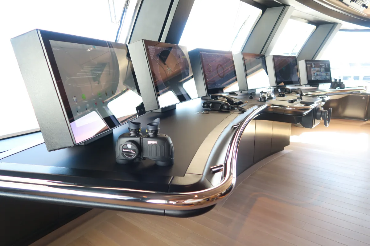 Integrated Bridge solutions for yachts - RH Marine